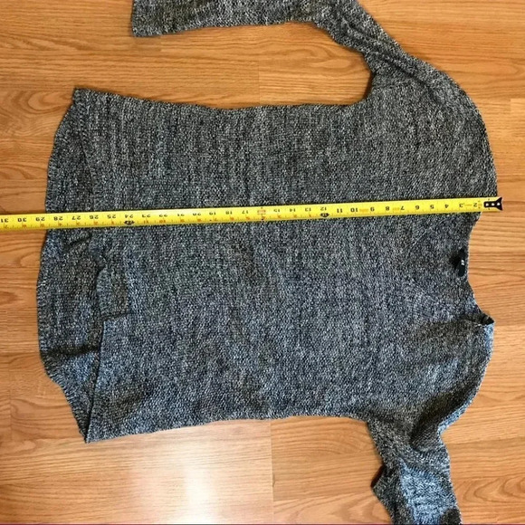 H&M Womens Sz M Marled V-Neck Long Sleeve Sweater Black Grey - Picture 6 of 6